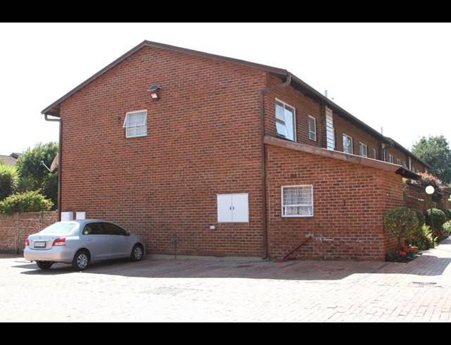 3 BEDROOM PROPERTY TO RENT IN BEDFORD GARDENS